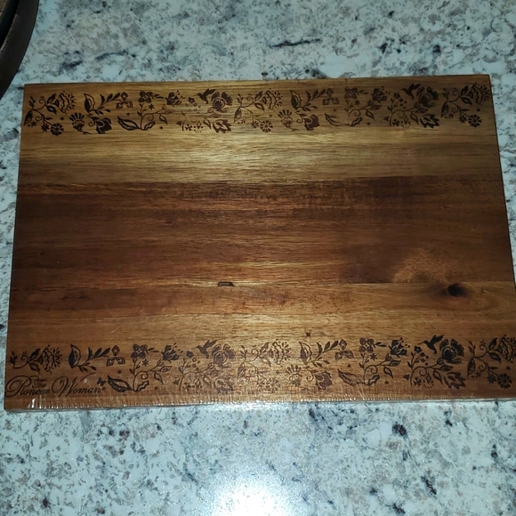 The Pioneer Woman Kitchen Pioneer Woman Wood Cutting Board Poshmark